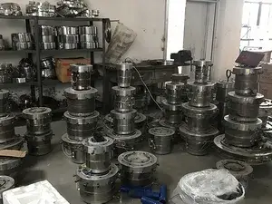 مركز القوالب الدقيقة وقطع الغيار